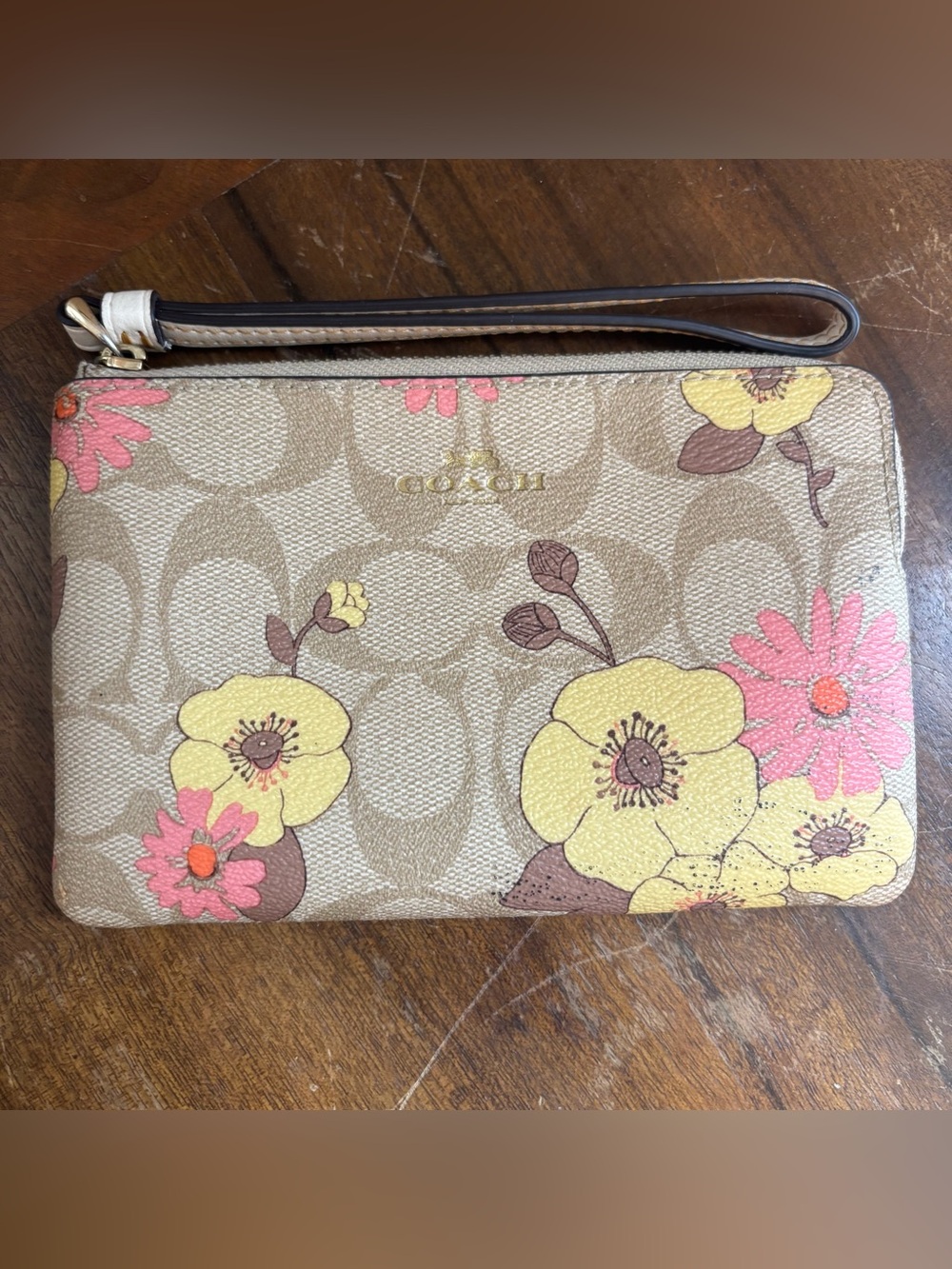 Coach Corner Zip Wristlet Floral Cluster Print Light Khaki Multi Signature CI856